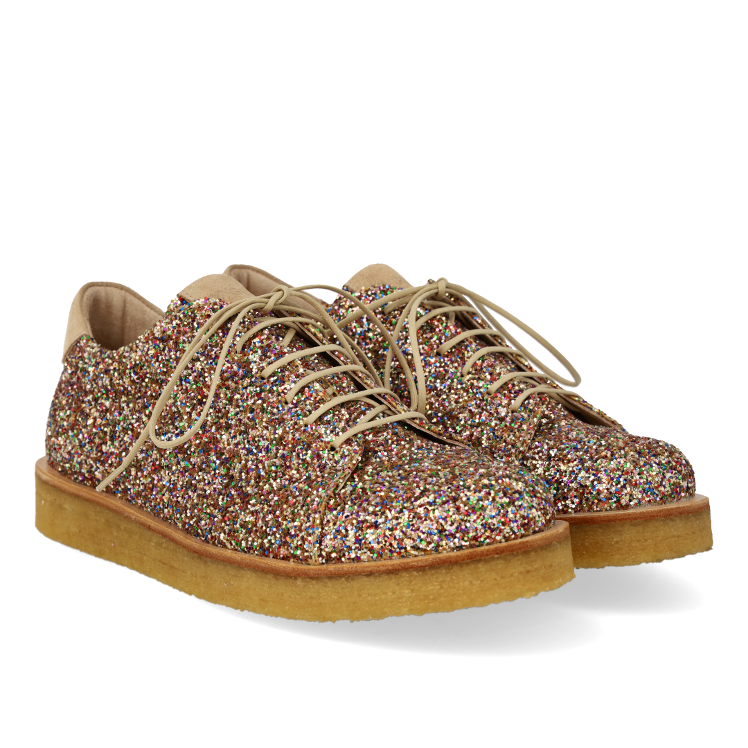 Sneaker mit Glitzer auf Plateausohle