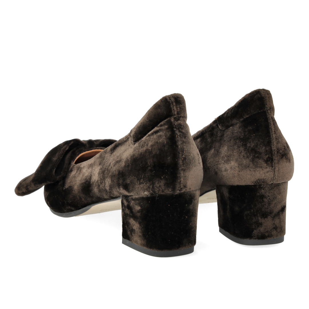 Pumps mit Schleife aus weichem Velours