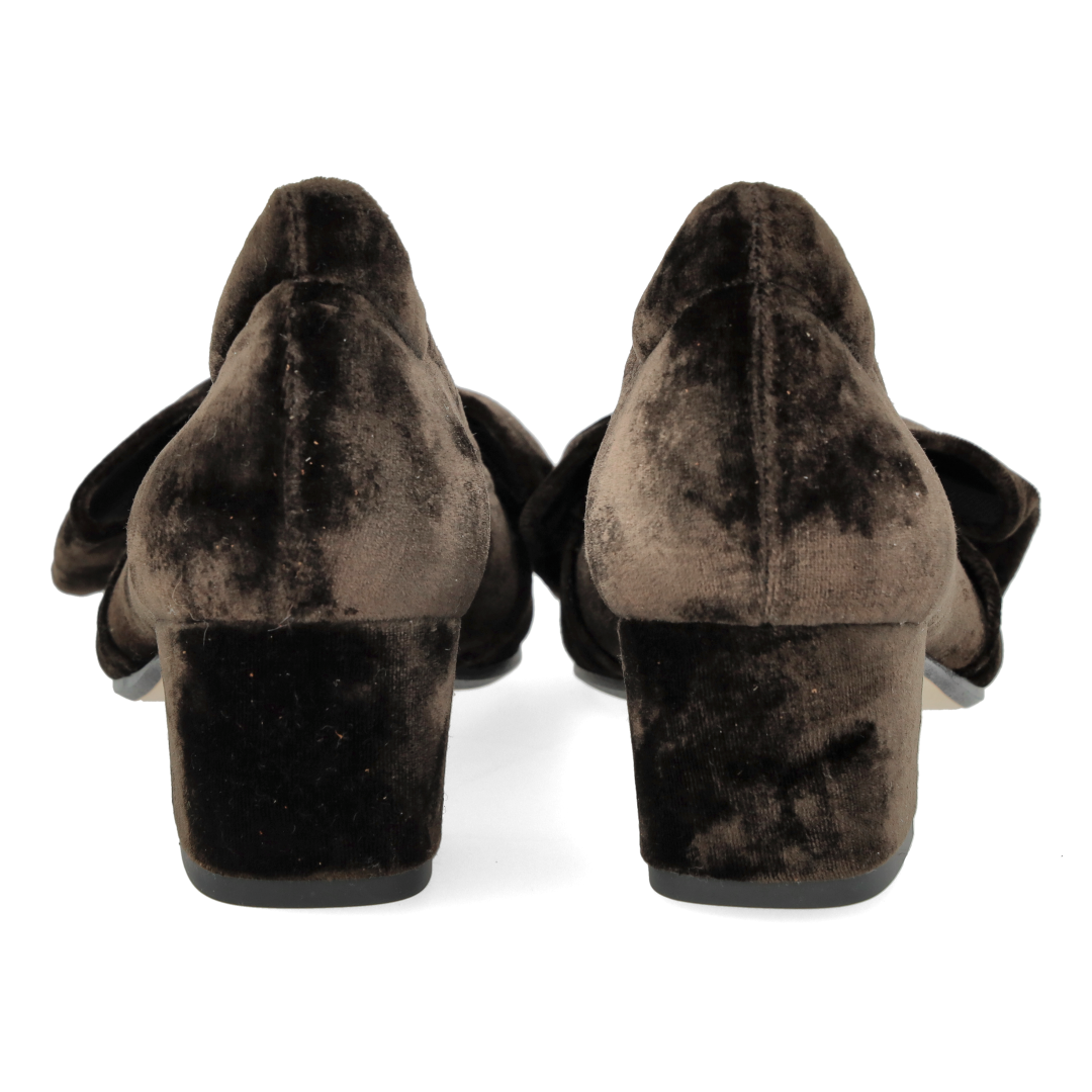 Pumps mit Schleife aus weichem Velours