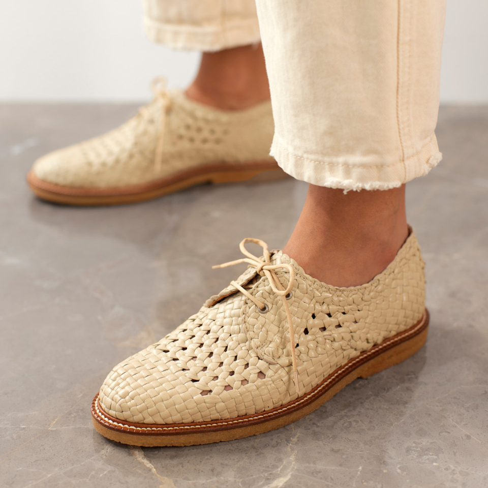 Handgeflochtene Schnürschuhe