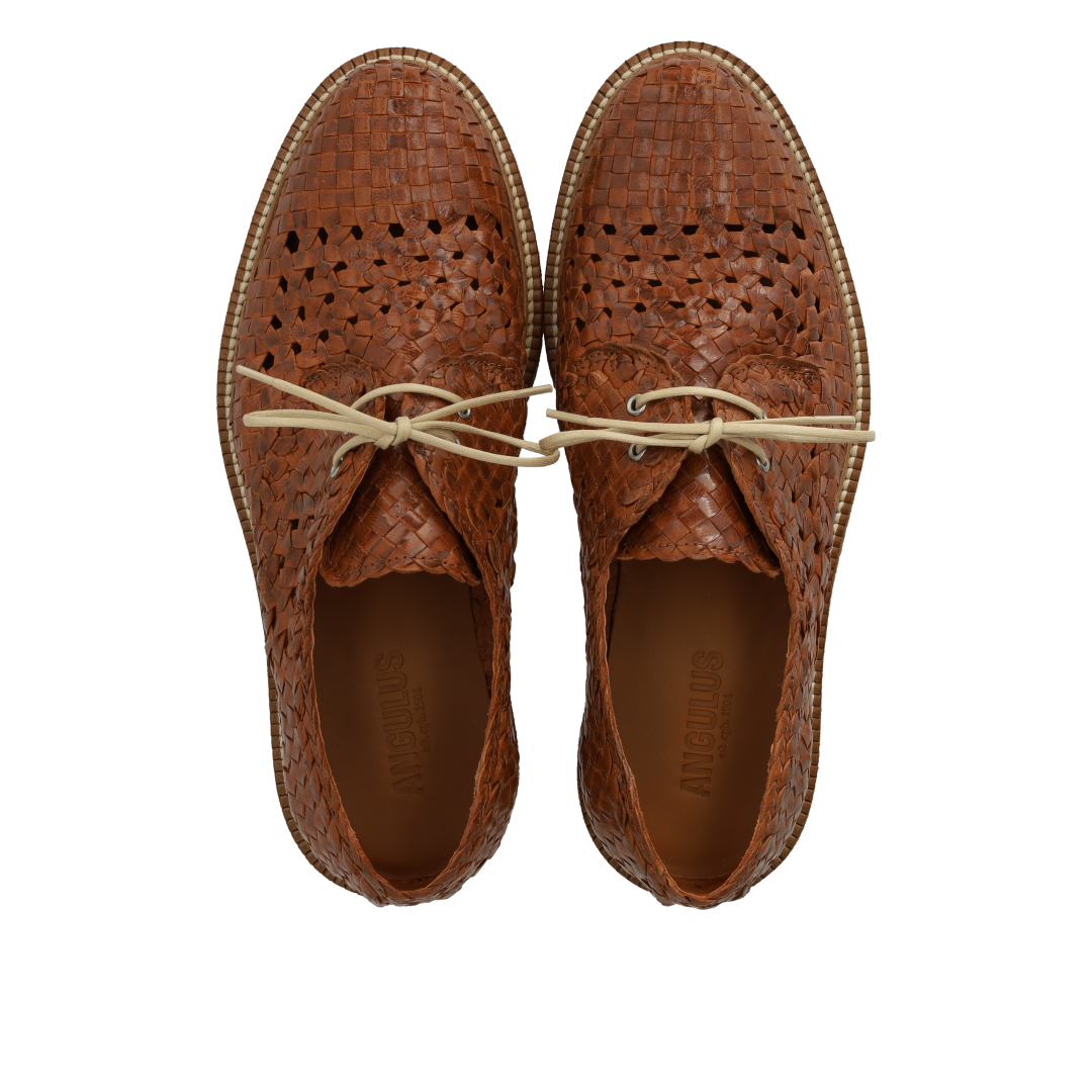 Handgeflochtene Schnürschuhe