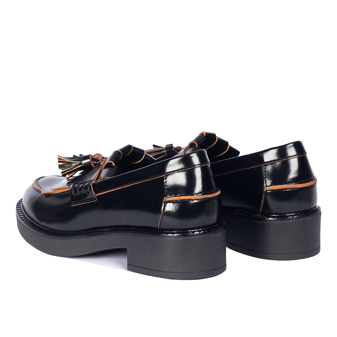 Massiver Pennyloafer mit Fransen und Quastendetail