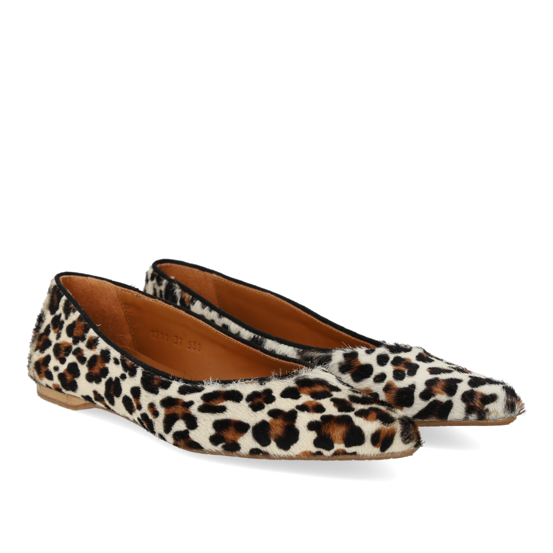Spitze Ballerina aus Ponyfell im Leopardenmuster