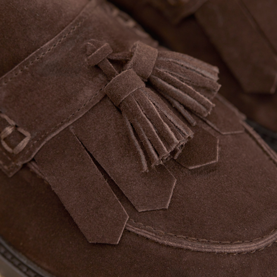 Breiter Loafer mit Fransen- und Quastendetail