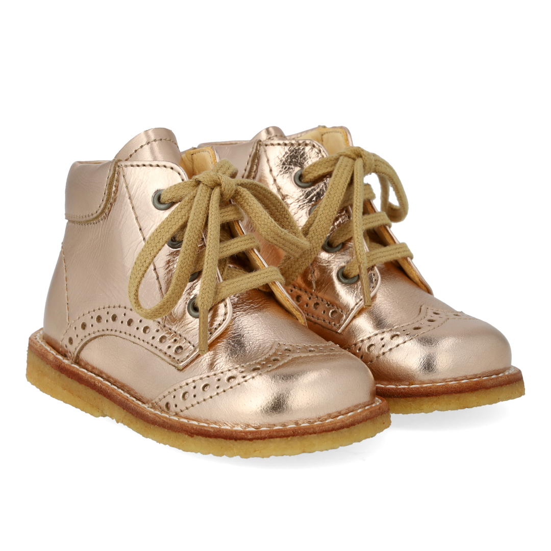 Klassischer Schnürschuh mit Brogue-Details
