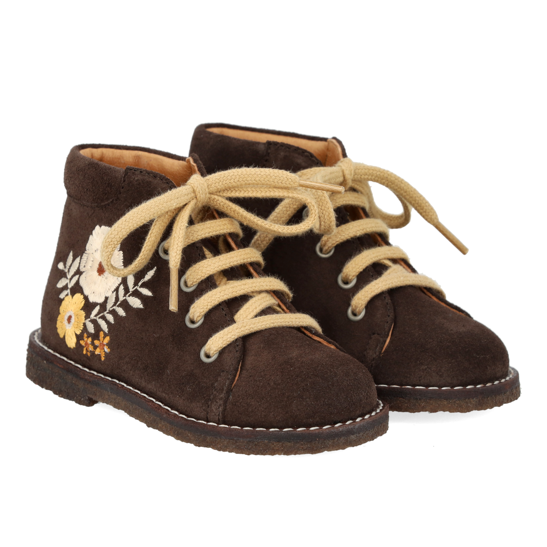 Schnürschuhe für Anfänger mit Blumenstickerei
