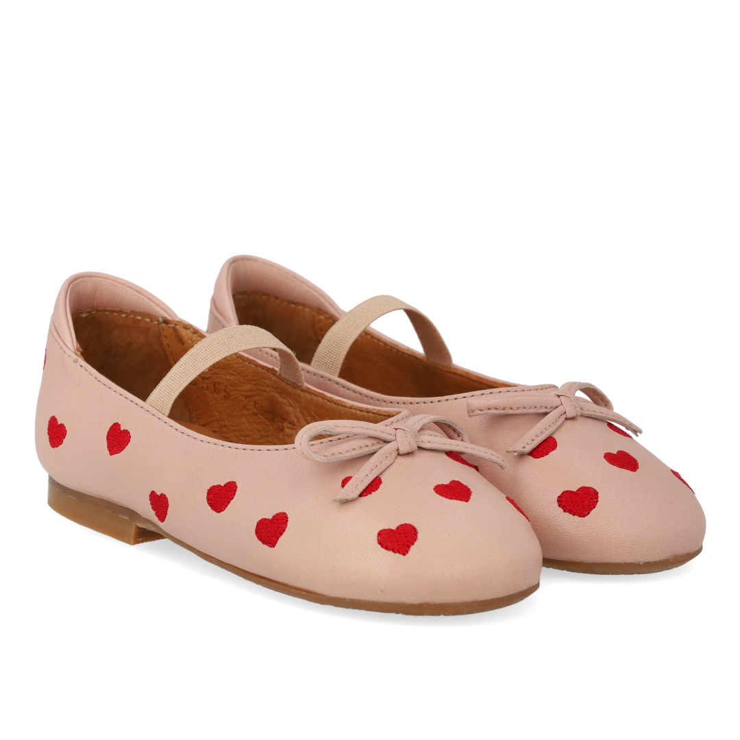Ballerina mit Herzen