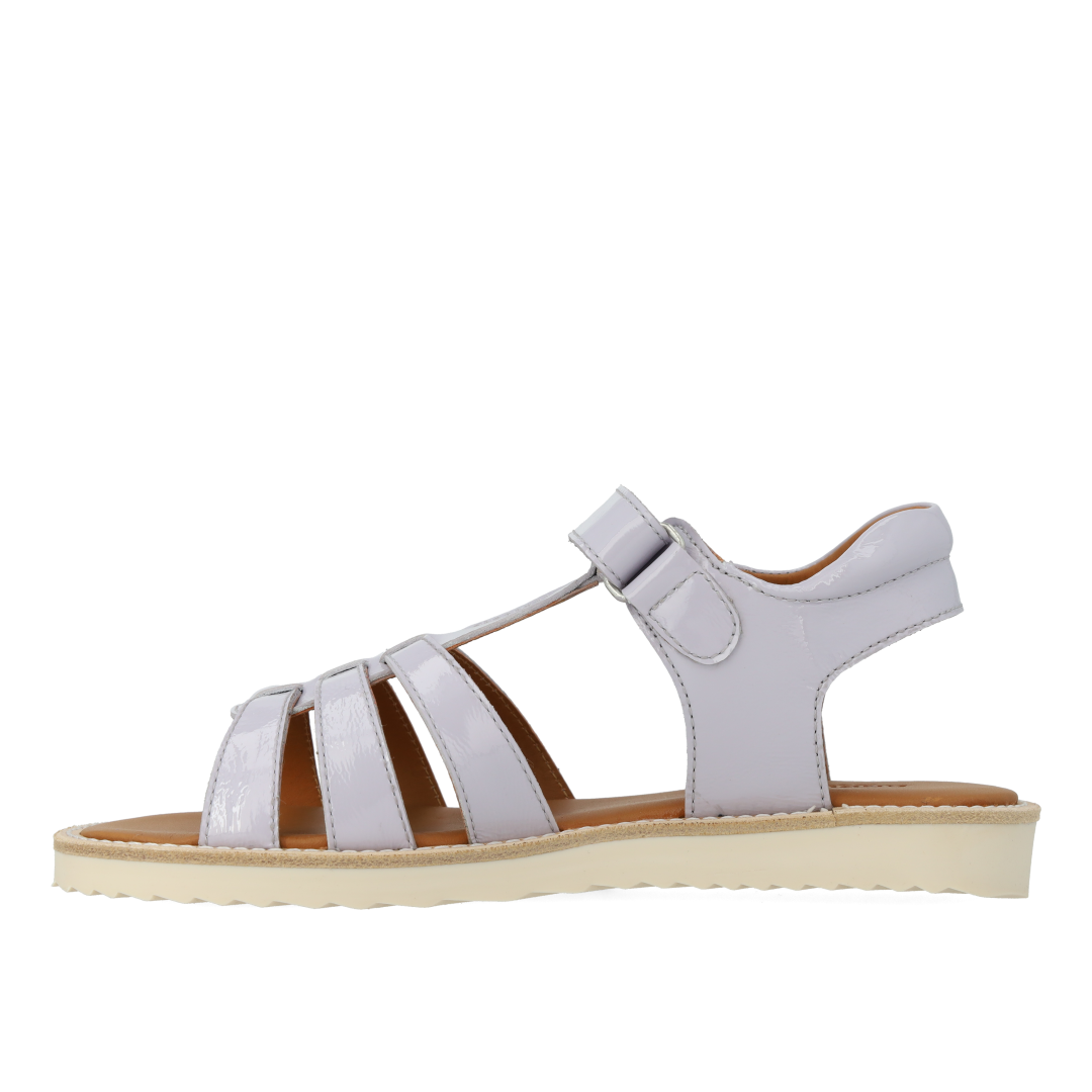 Sandal mit T-Riemen und Klettverschluss