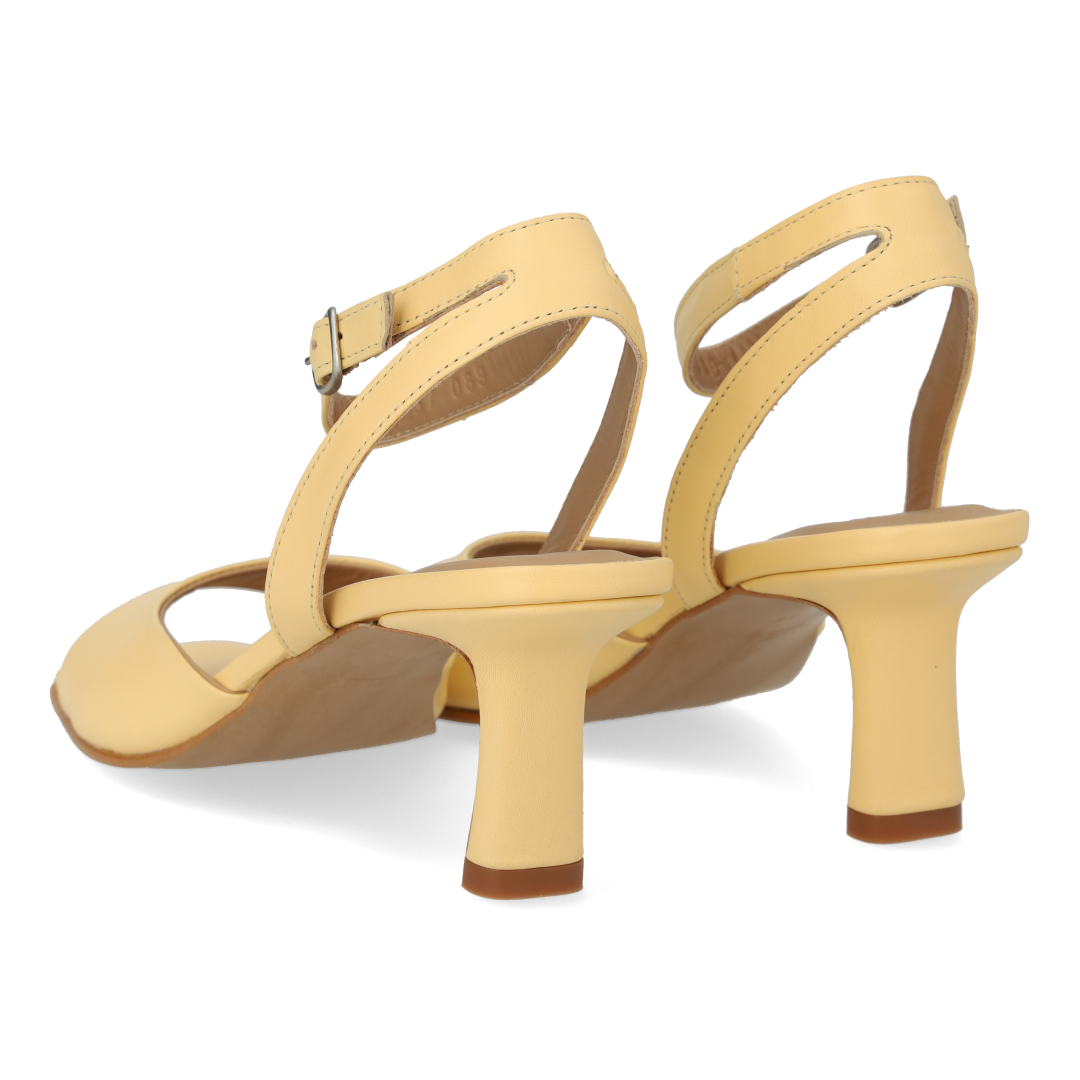 Sandal mit Absatz