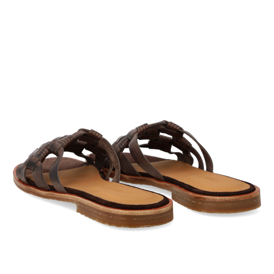 Slip-on-Sandale mit geflochtenem Detail