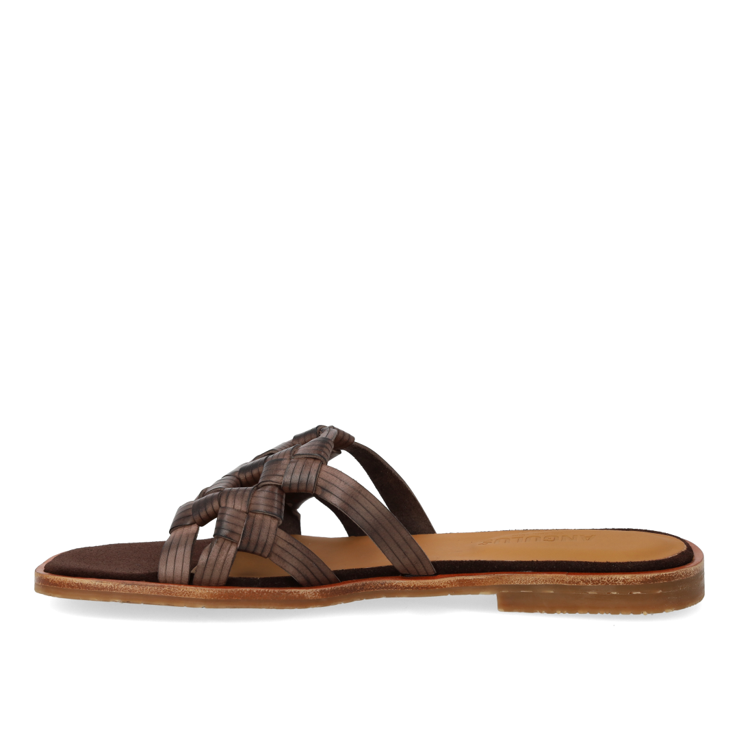 Slip-on-Sandale mit geflochtenem Detail