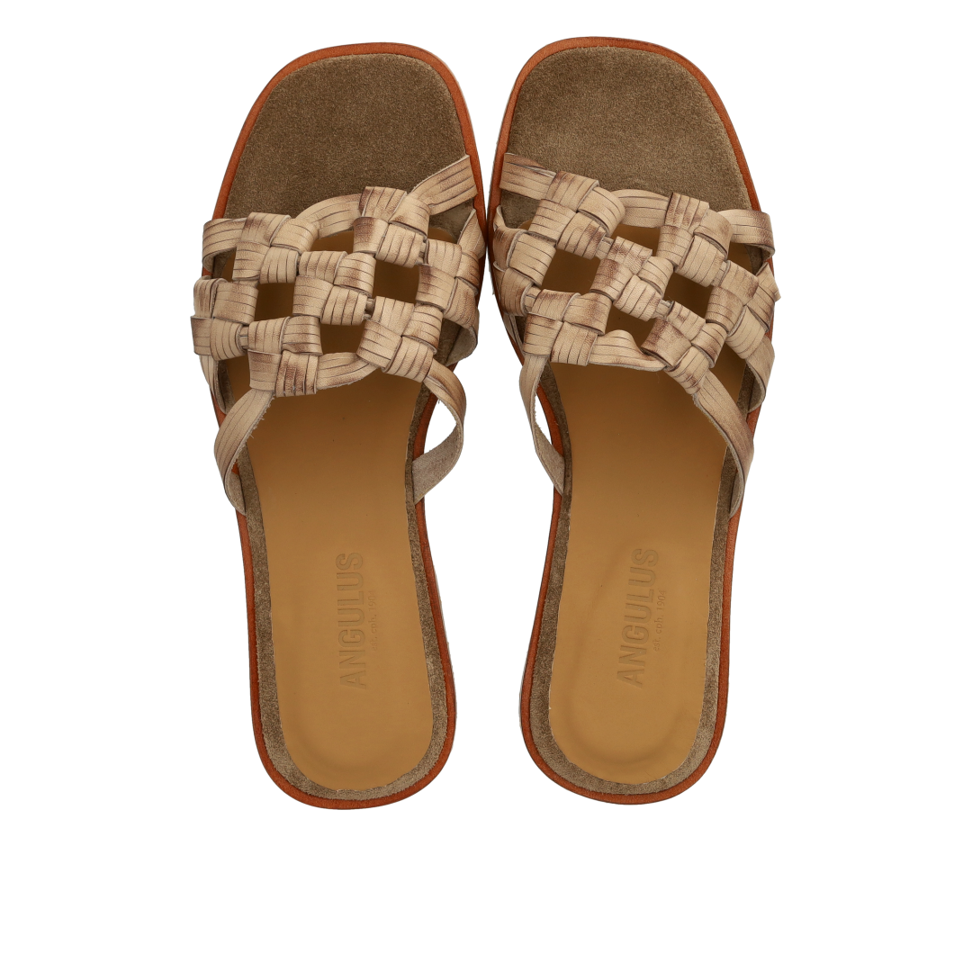 Slip-on-Sandale mit geflochtenem Detail