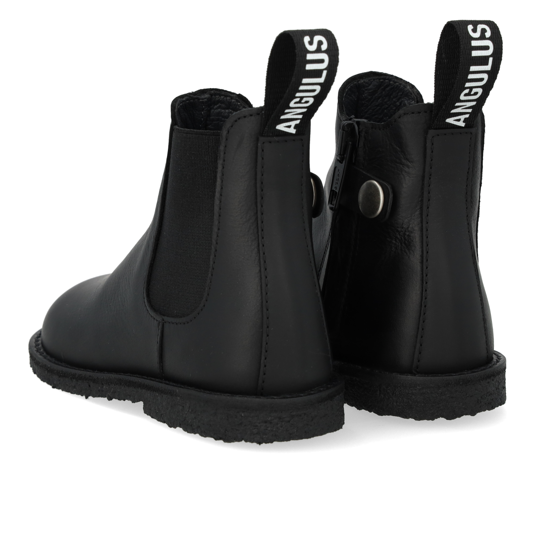 Chelsea-Stiefel mit Logoband und Reißverschluss