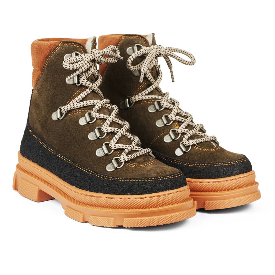 Stiefel mit Gummizug und Wollfutter