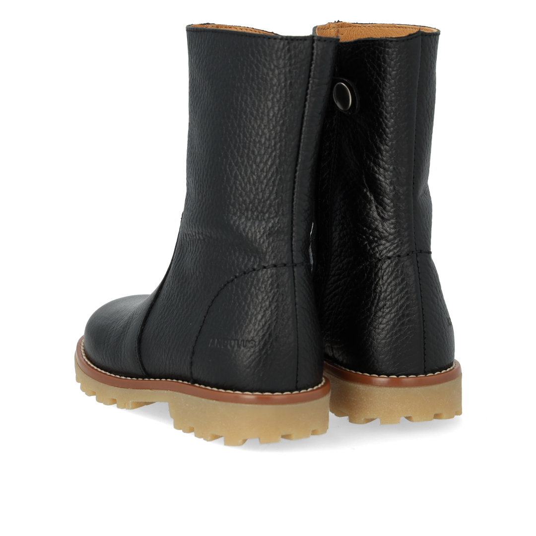 Stiefel mit hohem Schaft