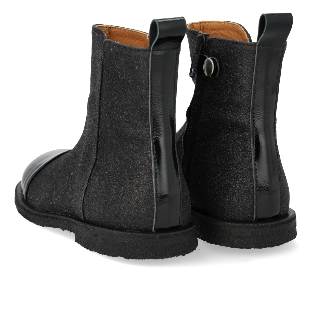 stiefelette mit glitzer und lackspitze