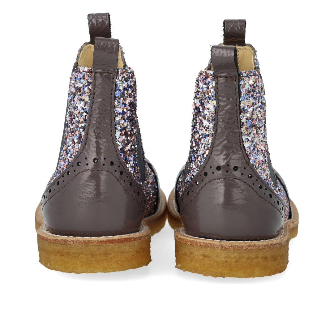 Chelsea-Stiefel mit Brogue-Lochmuster
