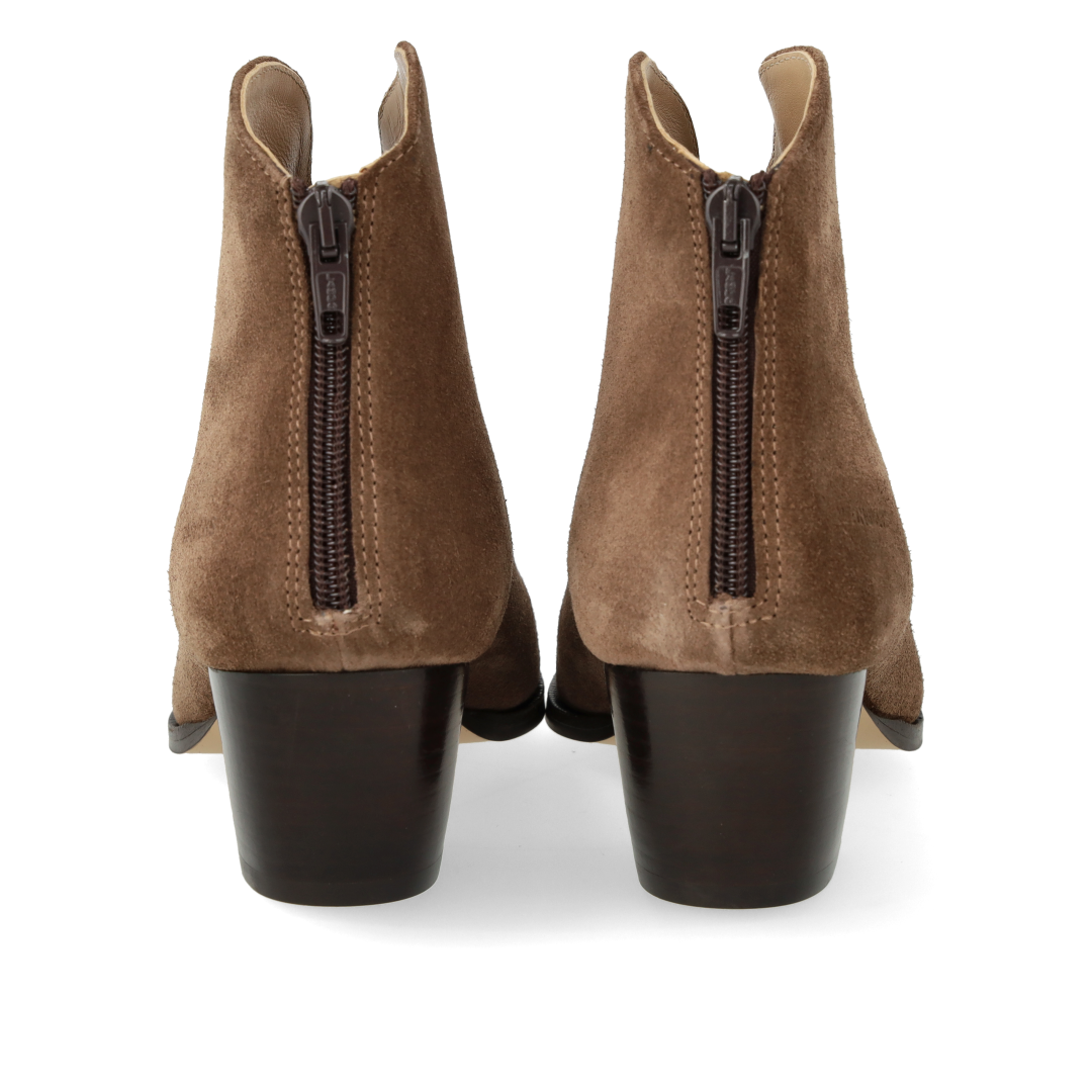 Stiefelette mit Absatz