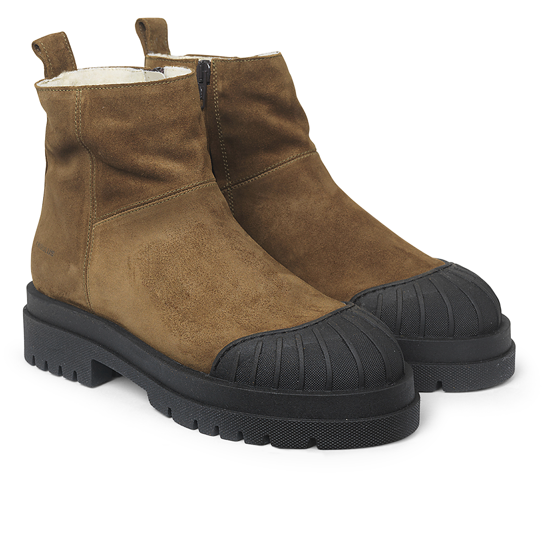 Stiefel mit Wollfutter