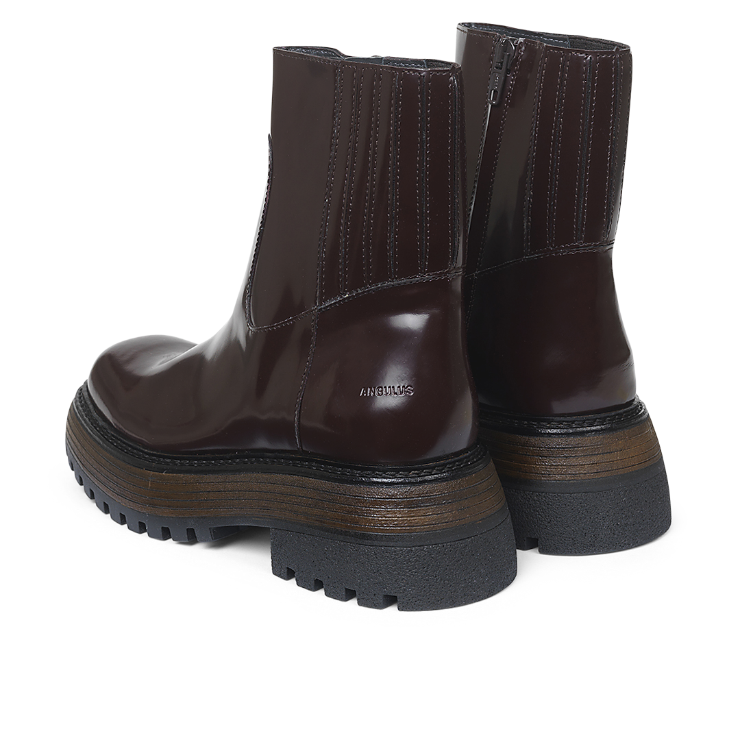 Stiefel mit Gummizug