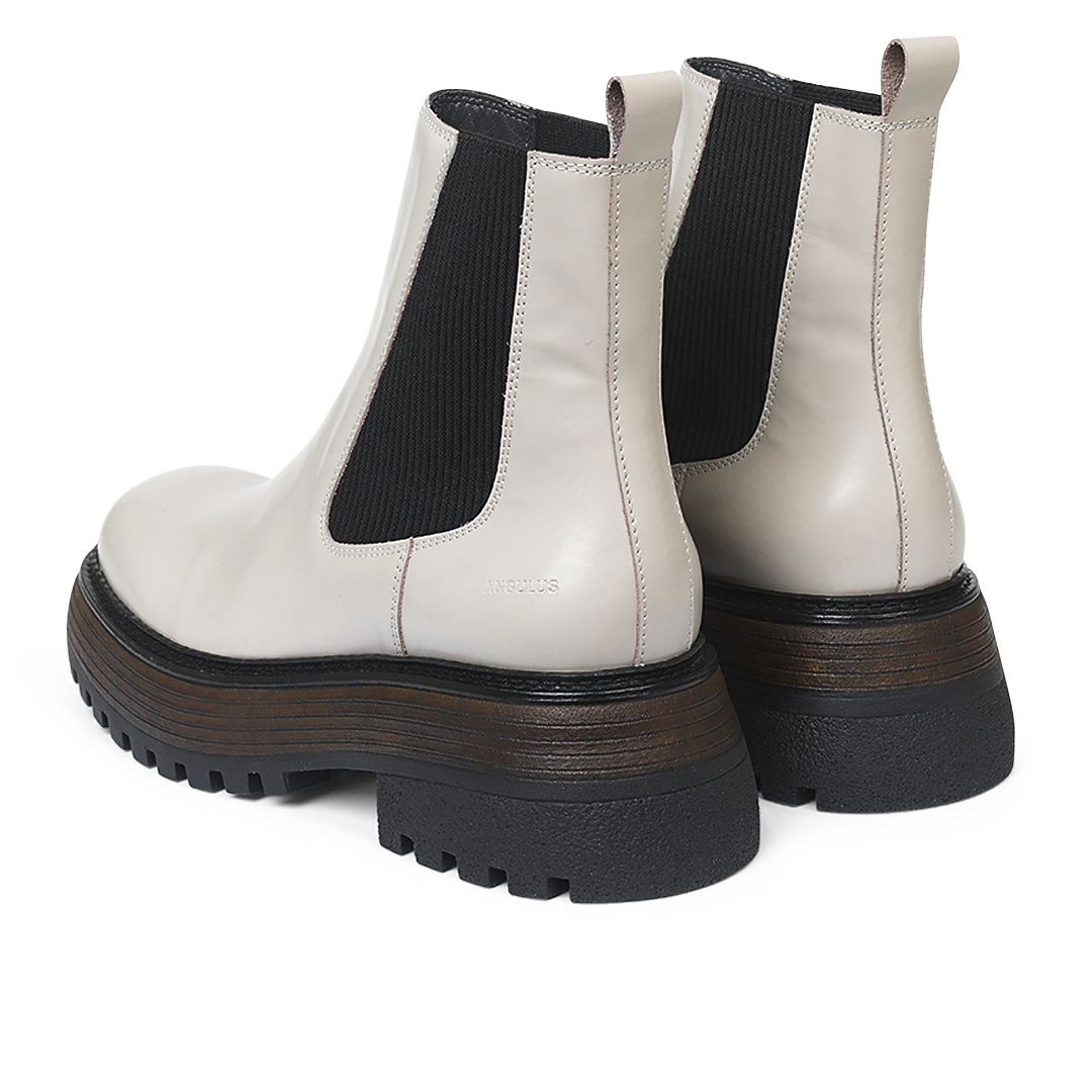 Stiefel mit Gummizug