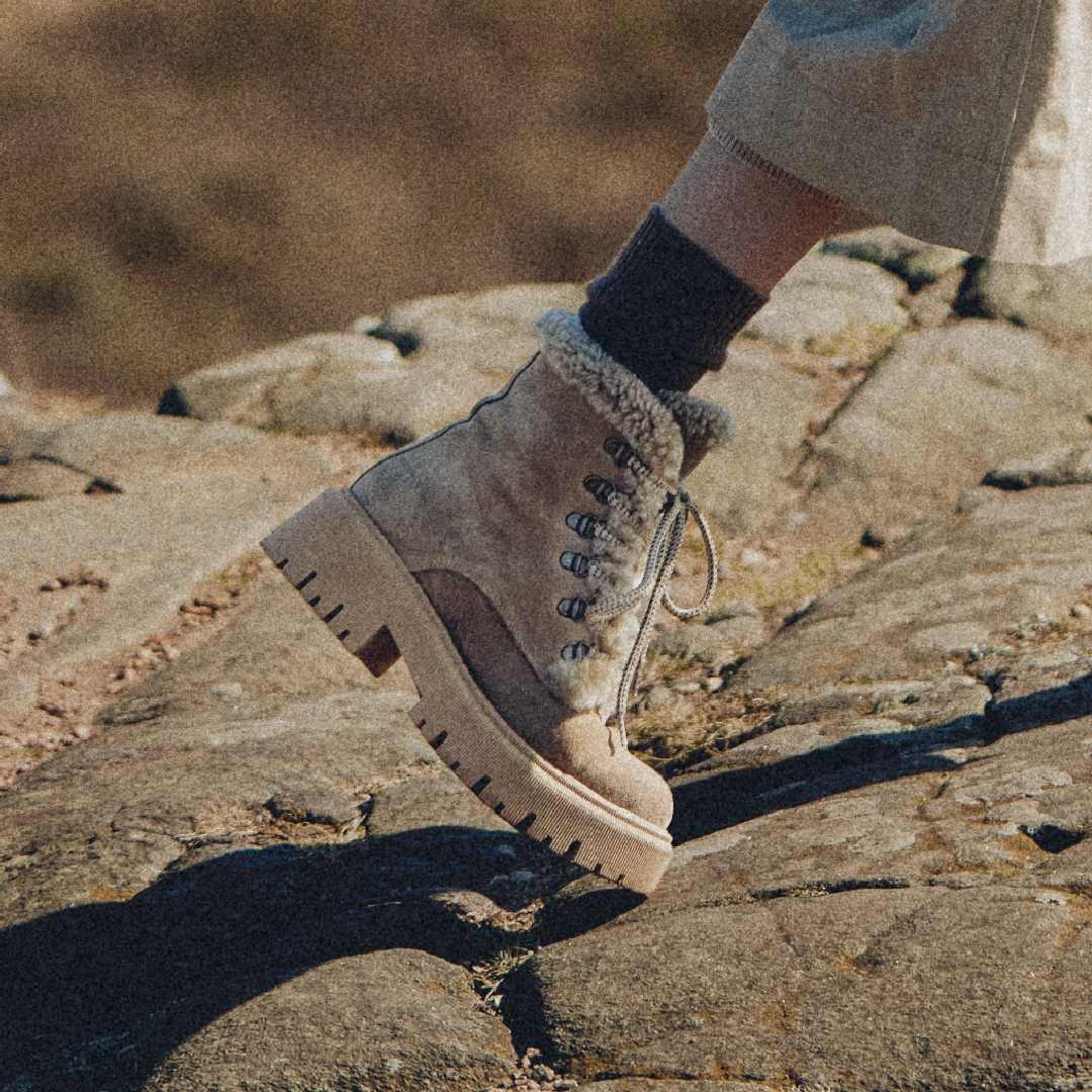 Klobiger schnürstiefel mit weichem merino-wollfutter