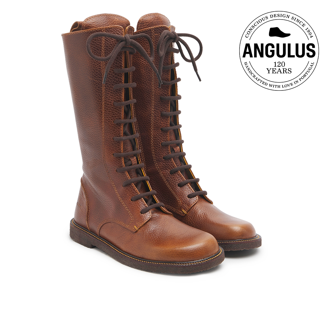 Schnürstiefel mit hohem Schaft und Kontrastdetails