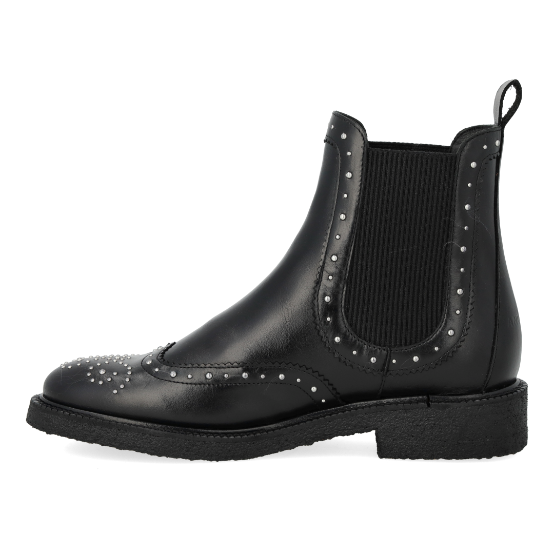 Chelsea-Stiefel mit dekorativen silbernen Nieten