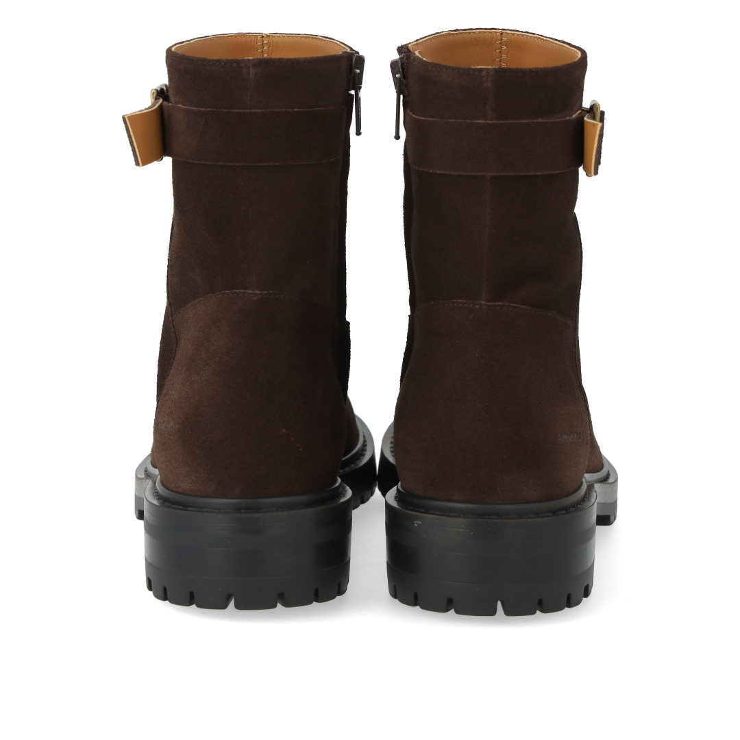 Stiefel mit dekorativem Schnallendetail
