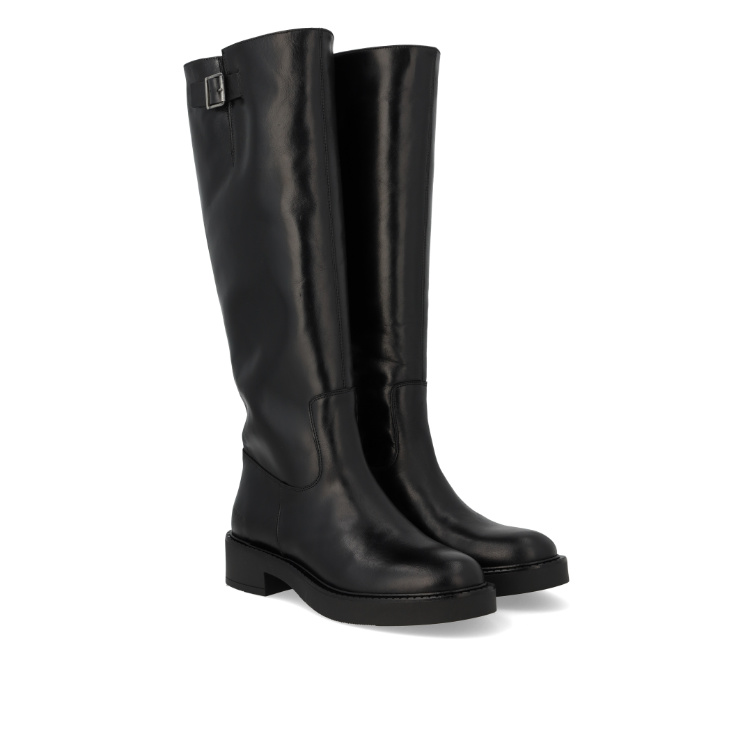 Stiefel mit hohem Schaft und Schnallendetail