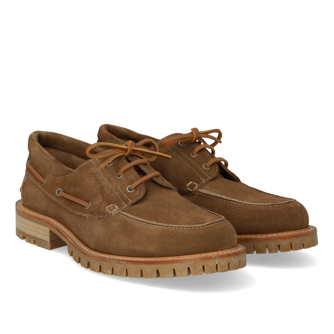 Schnürschuhe