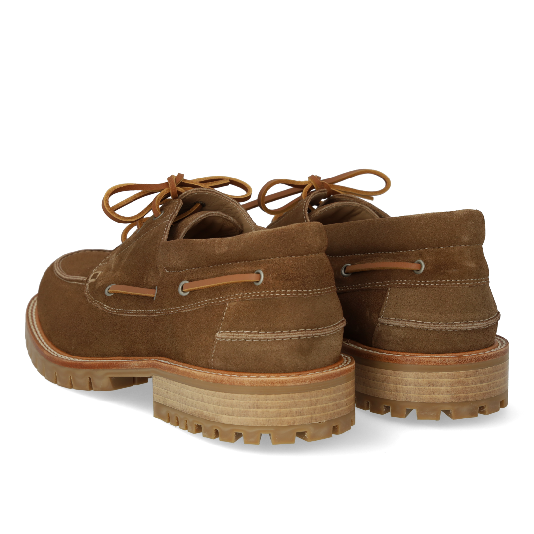 Schnürschuhe