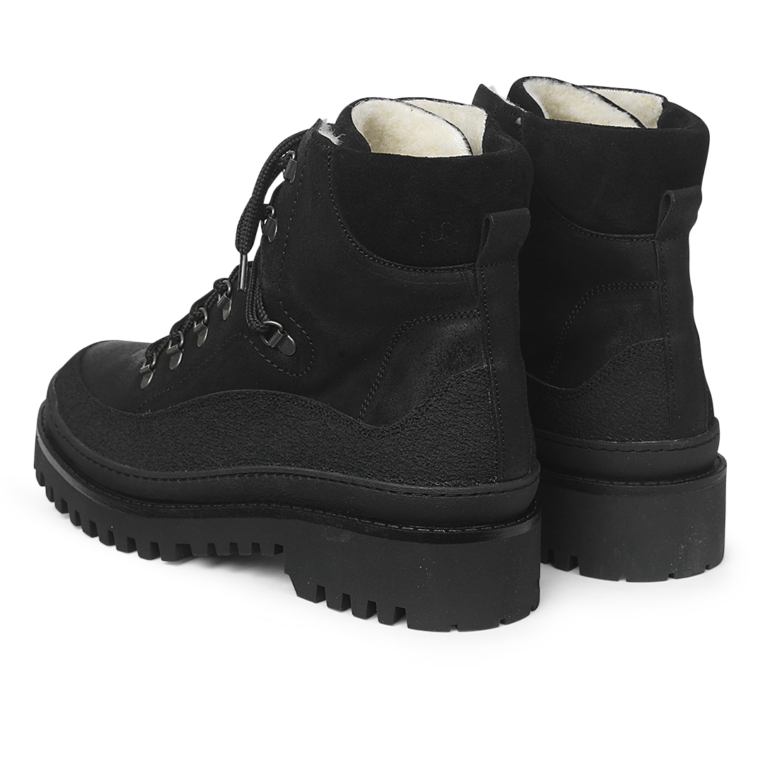 Schnürstiefel mit Wollfutter
