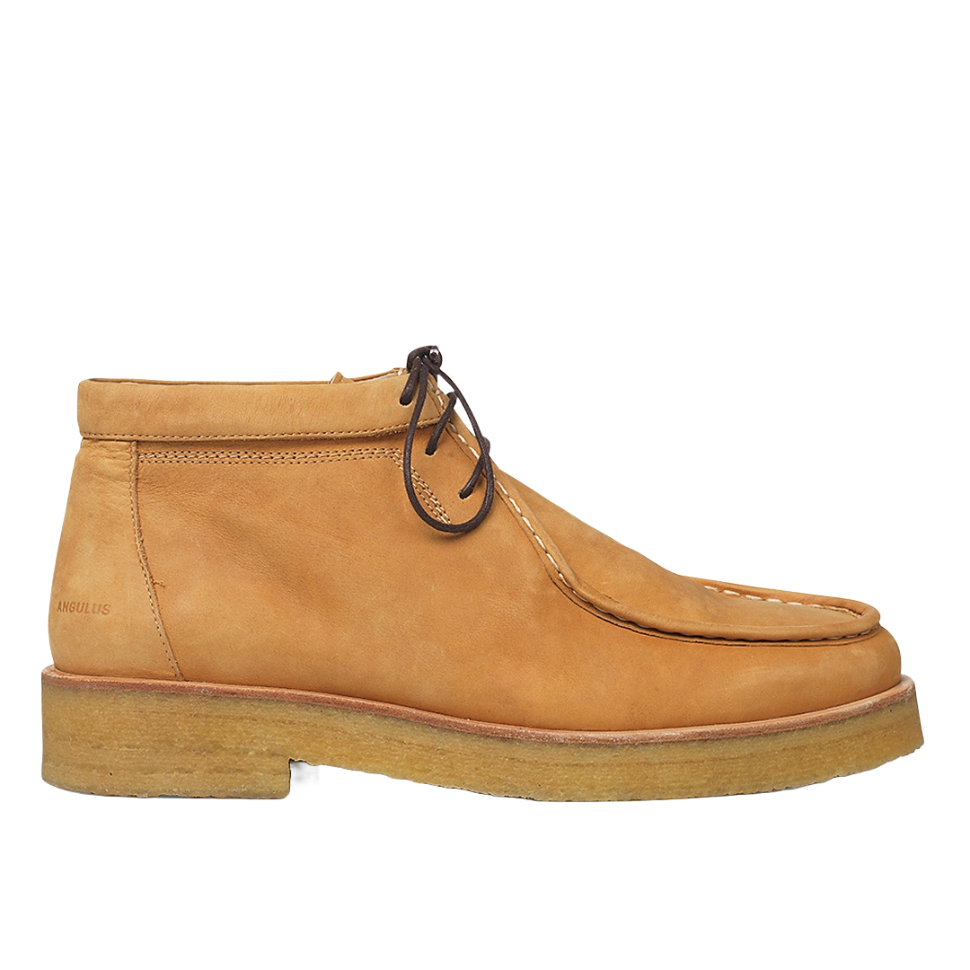 Schnürstiefel mit niedrigem Schaft