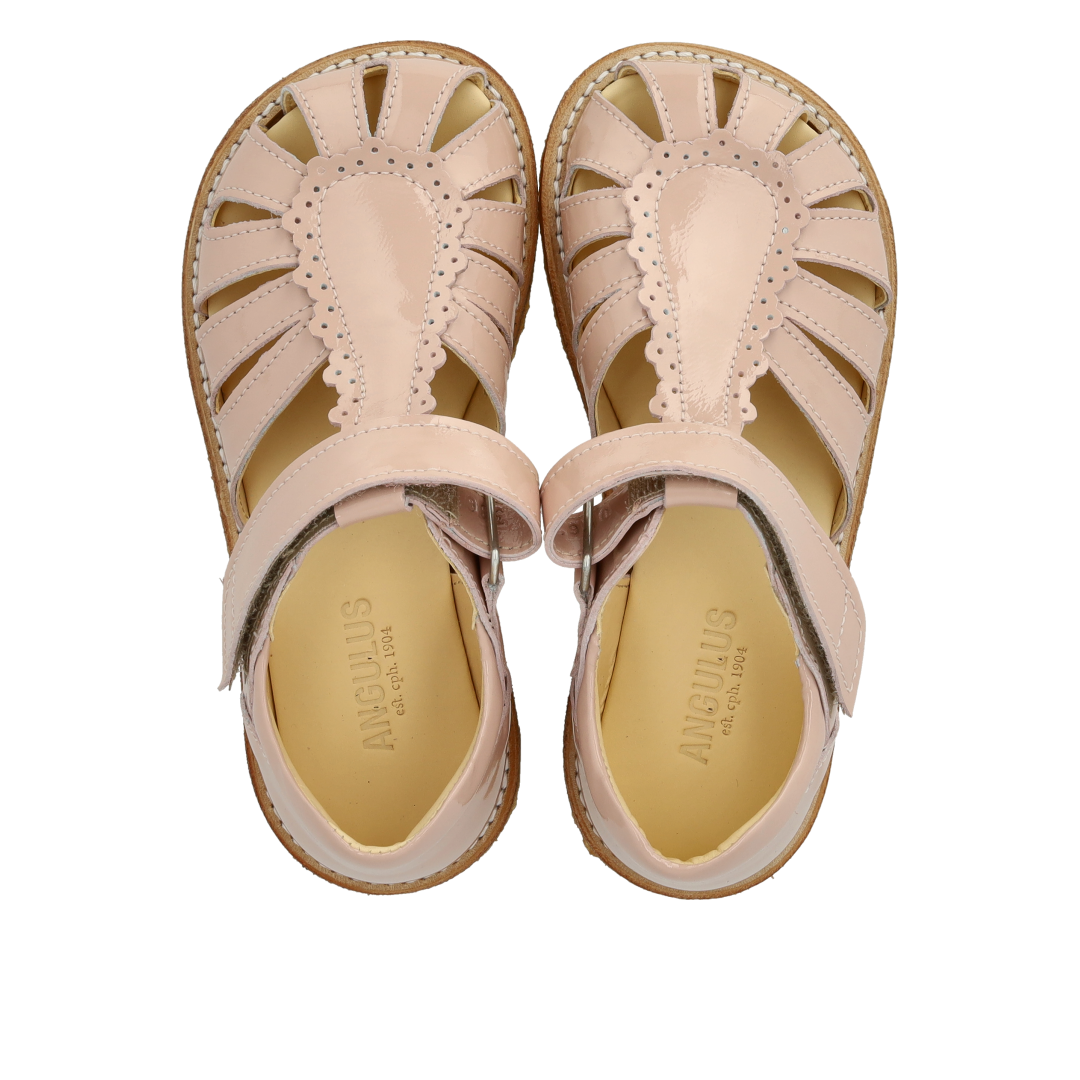 Sandal mit tropfenförmigem Detail