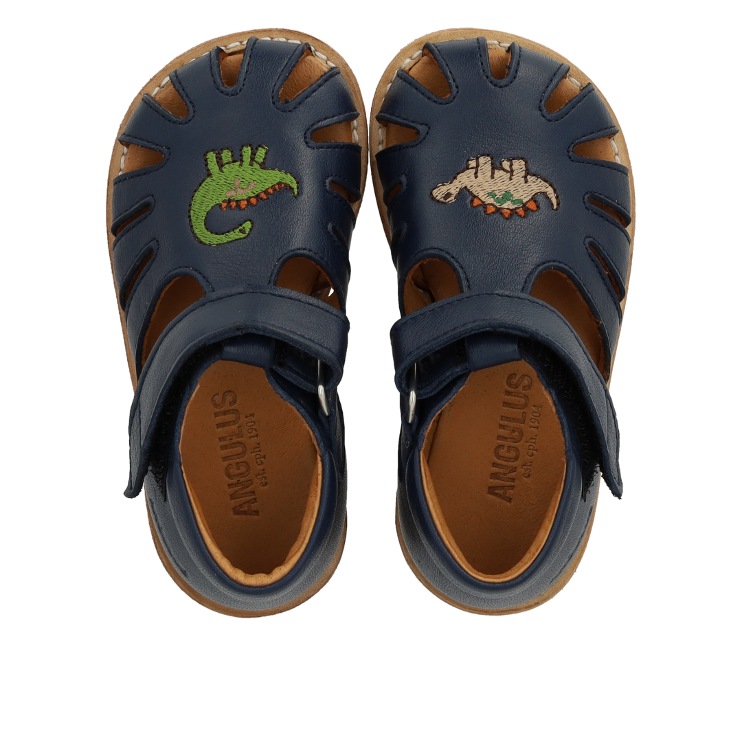 Sandale mit Dino-Stickerei und geschlossener Spitze
