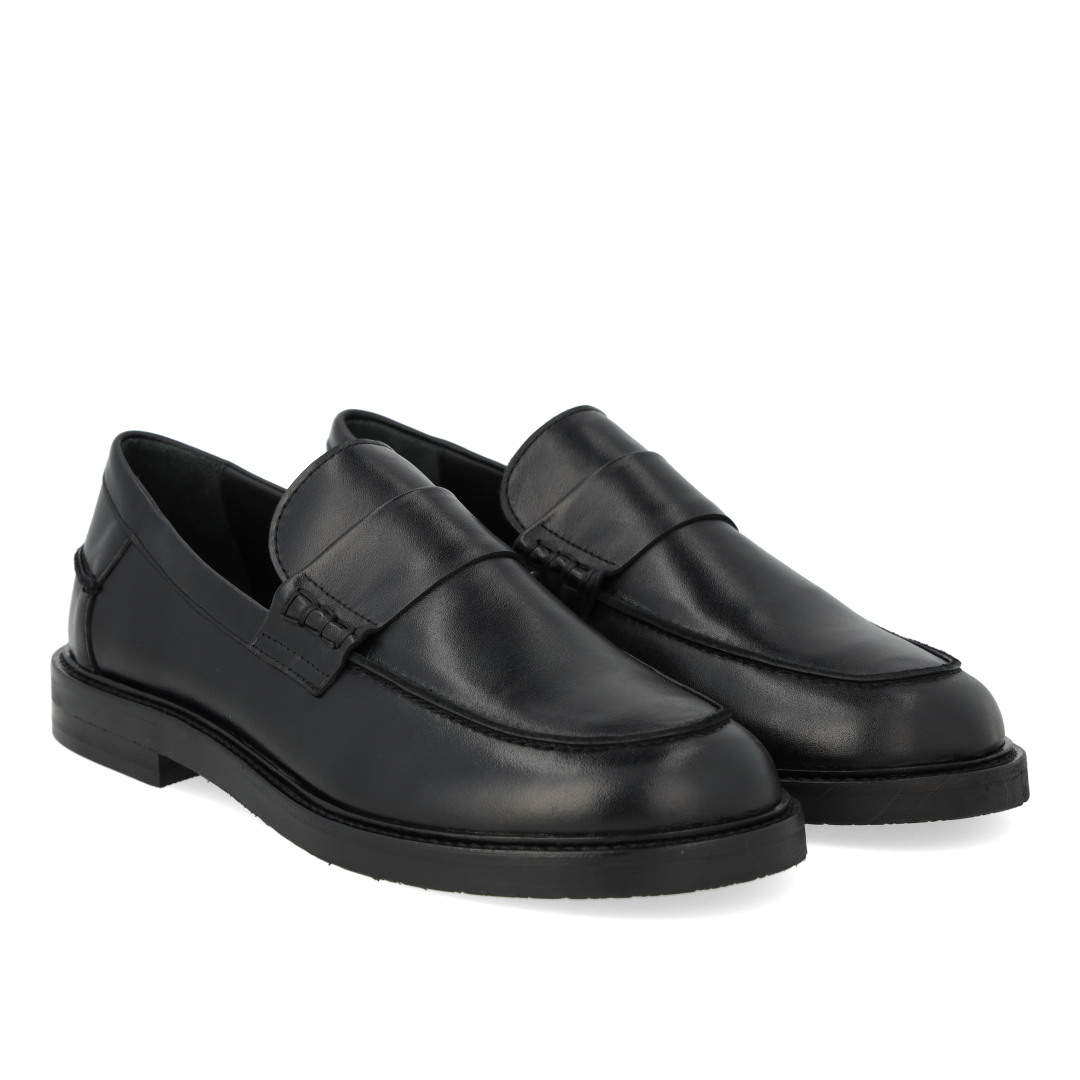 Klassischer Pennyloafer mit breiter Passform