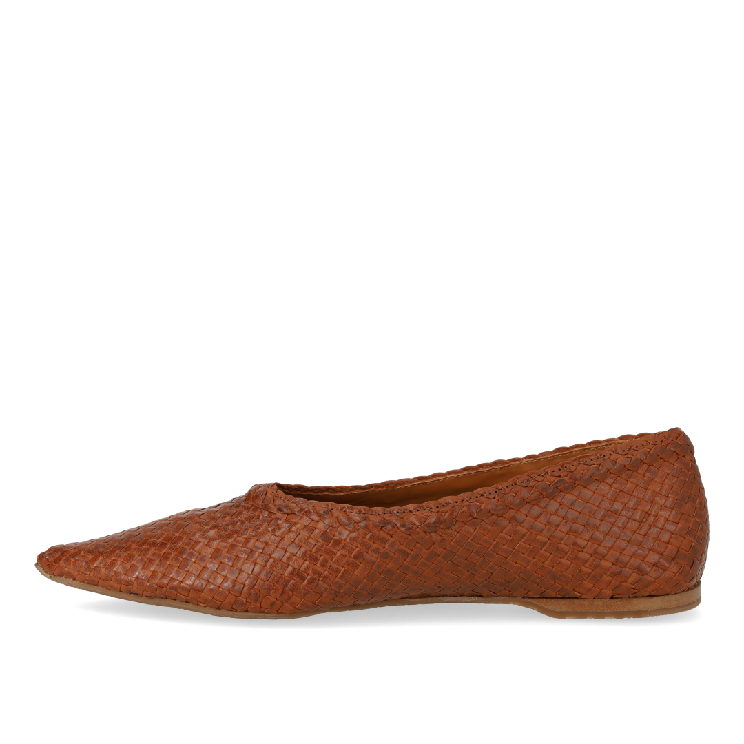 Handgeflochtene Ballerina mit spitzer Spitze