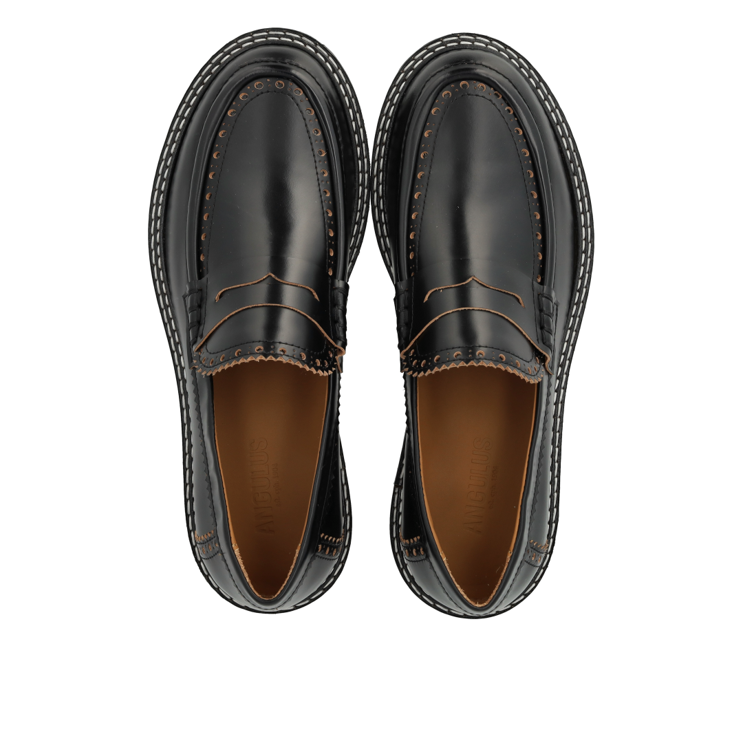 Loafer mit dekorativem Brogue-Lochmuster