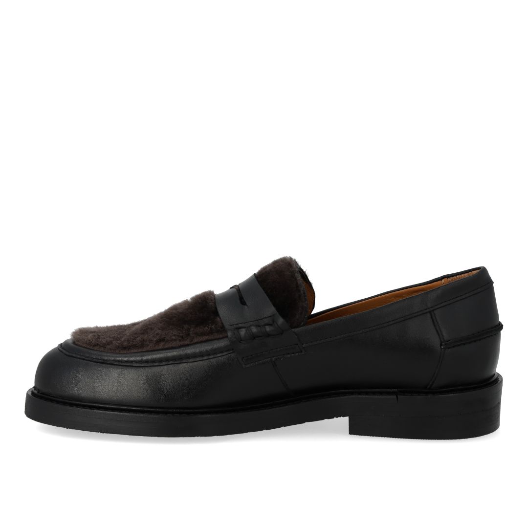 Pennyloafer mit weichem Fellbesatz