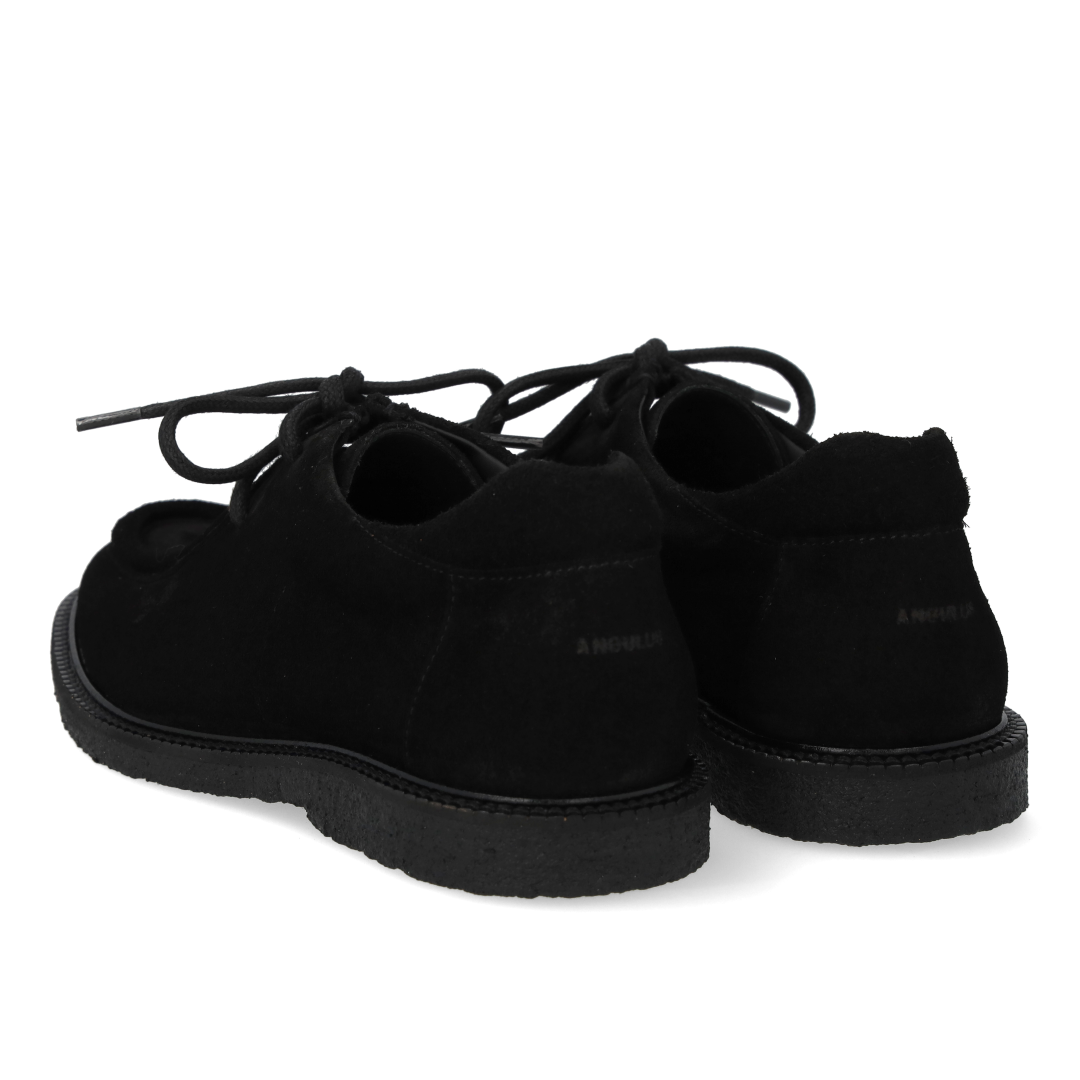 Schnürschuhe