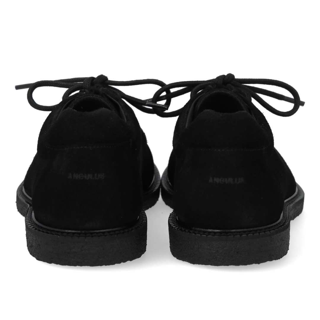 Schnürschuhe