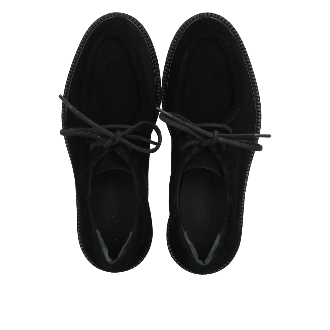 Schnürschuhe