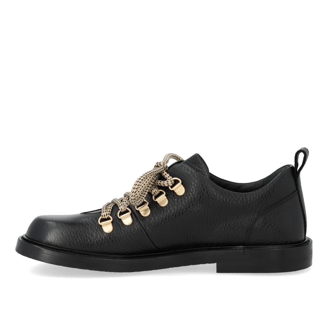 Schnürschuhe