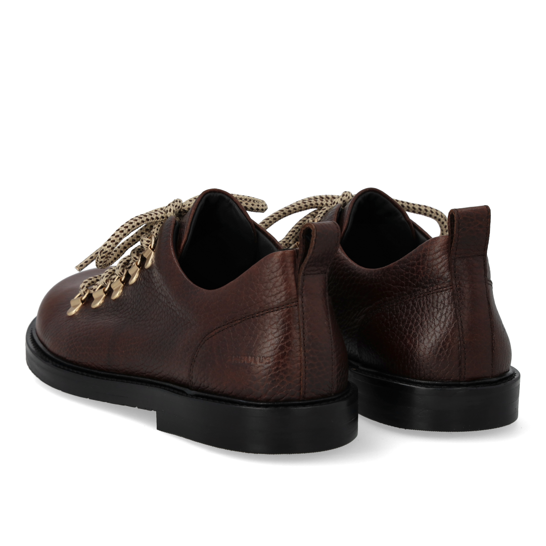 Schnürschuhe