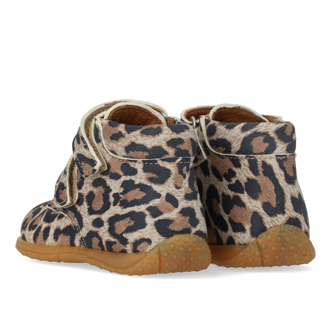 Der erste Schuh