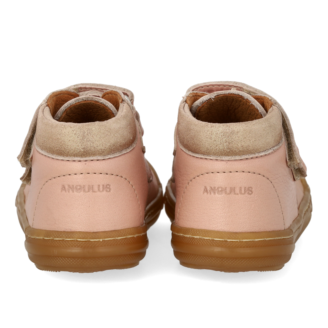 Der erste Schuh mit Zehenschutz