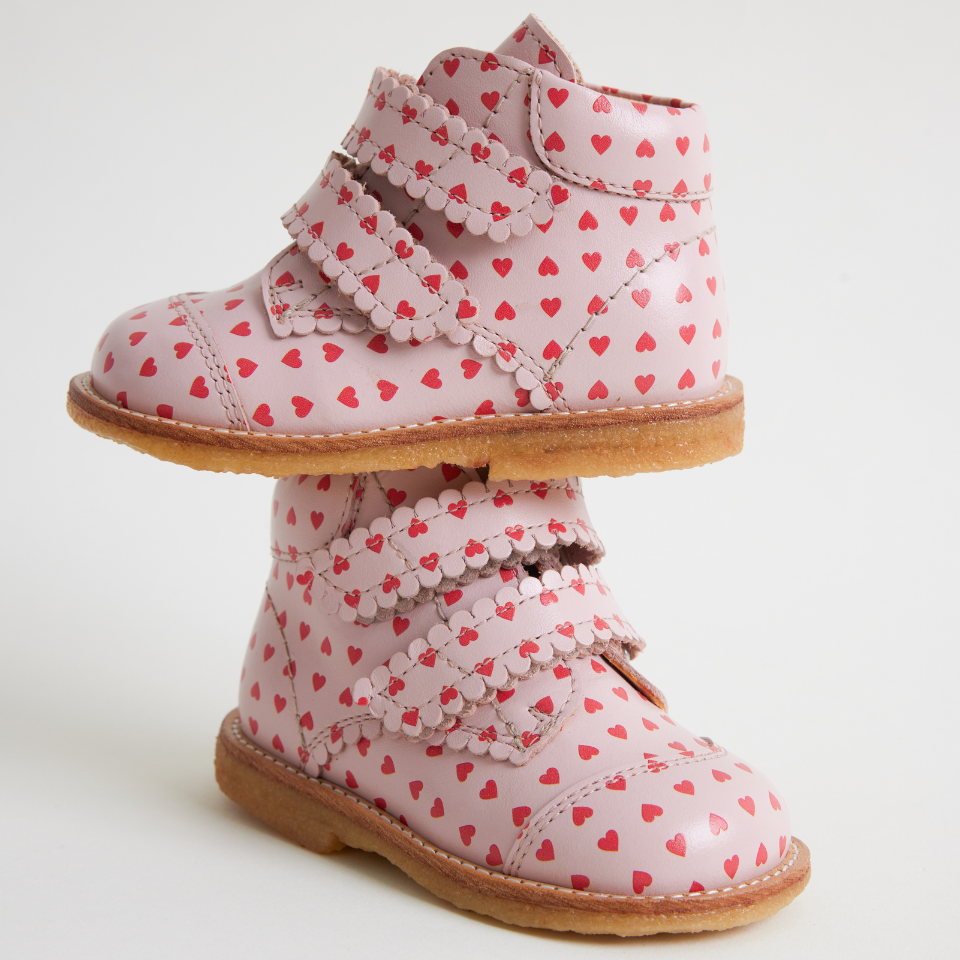 Anfängerschuhe mit Herzprint und Klettverschluss