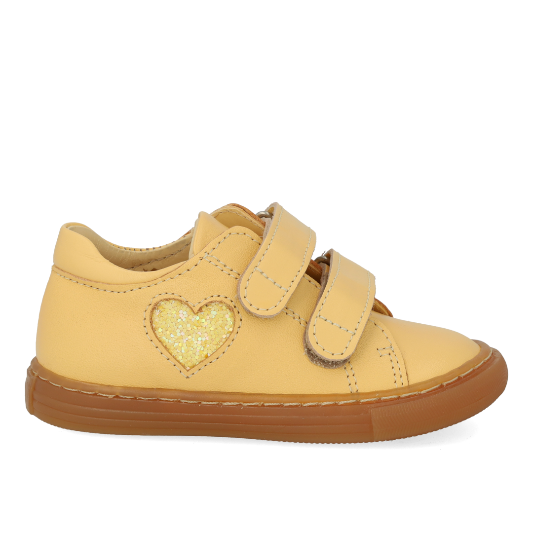 Einsteiger-Sneaker mit funkelndem Glitzerherz