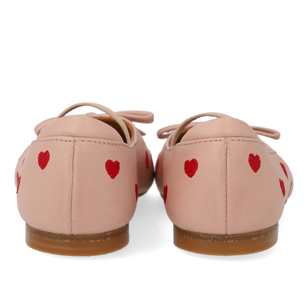 Ballerina mit Herzen